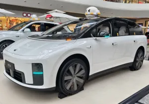 Li Auto i8: Premium ηλεκτρικό SUV με τρεις σειρές καθισμάτων και σχεδιασμό MPV