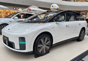 Li Auto i8: Premium ηλεκτρικό SUV με τρεις σειρές καθισμάτων και σχεδιασμό MPV