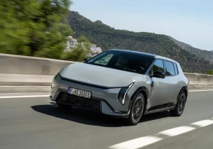 Kia EV4: Το νέο ηλεκτρικό που συνδυάζει άνεση, στυλ και απίστευτη αυτονομία!
