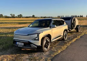 Το μεγάλο τεστ του Kia EV5: Τι συμβαίνει όταν κουβαλάς τροχόσπιτο;