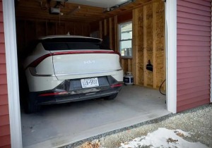 Δες τι συμβαίνει όταν αφήσεις το EV σου παρκαρισμένο 1 μήνα στο κρύο