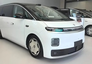 Leapmotor D99: Το πολυτελές ηλεκτρικό MPV με 557 PS και 700 χλμ. αυτονομία