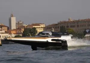 E1 Puerto Banús Marbella GP: Ηλεκτρική αδρεναλίνη στο νερό!