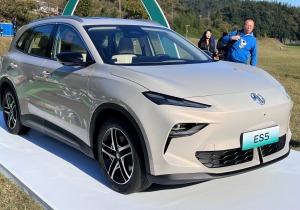 Το ηλεκτρικό MG ES5 πωλείται στην Κίνα για 13.001 ευρώ
