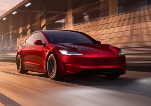 Tesla Model 3: Μείωση των πωλήσεων στις ΗΠΑ