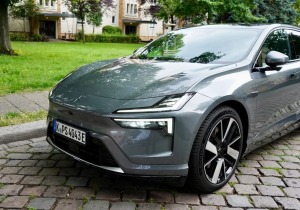 Polestar 4: Ένα crossover που διχάζει με την τεχνολογία του