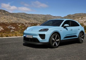 Porsche: Προσφέρει δύο νέες εκδόσεις του ηλεκτρικού Macan