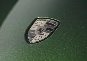 Η Porsche αναβάλλει τον διάδοχο της ηλεκτρικής 718 για το 2027