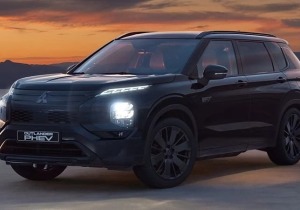 Mitsubishi Outlander Black Edition: Η νέα premium έκδοση των 306 ίππων ήρθε στην Ευρώπη