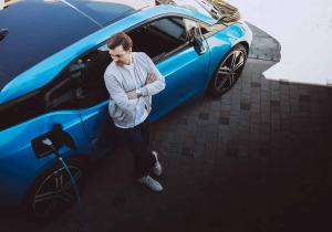 Το καλώδιο φόρτισης που «φρενάρει» το ηλεκτρικό σου αυτοκίνητο