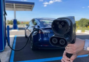 Αυτά είναι τα 12 ηλεκτρικά των 400V με την ταχύτερη φόρτιση