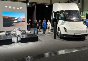 Η Tesla θέλει να φέρει το Semi στην Ευρώπη