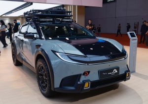 Αυτό είναι το ηλεκτρικό Toyota bZ5 που κάνει… κάμπινγκ!