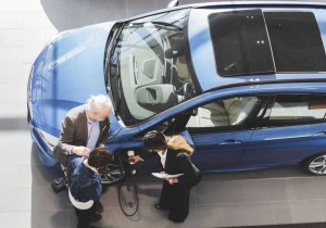 Αγορά μεταχειρισμένου EV: Τι να προσέξετε για να μην την πατήσετε