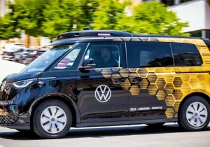 VW: Στα «χνάρια» της Tesla ετοιμάζει το δικό της robotaxi