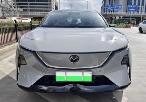Οδηγώντας το Mazda EZ-60: Ένα SUV-ορόσημο!
