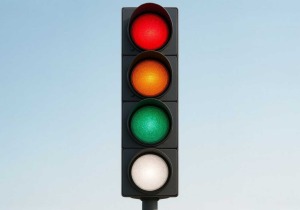 Τέταρτο χρώμα στα φανάρια: Θα αλλάξει την καθημερινότητα των οδηγών EV;