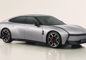 Το νέο Xpeng P7 τα σπάει με 594 PS, gullwing doors και μοναδικό στιλ