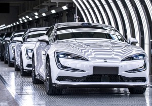 BYD: Αυτό είναι το ηλεκτρικό υπερόπλο με 1.305 PS και 720 χλμ αυτονομία!