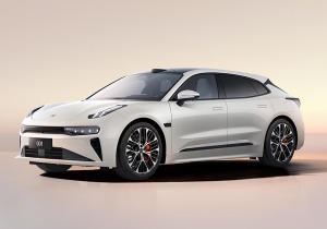 Ένα σπορ ηλεκτρικό liftback με 924 άλογα και 0-100 σε 2,8”!