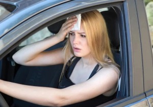 Καύσωνας και αυτοκίνητο: Το απόλυτο κόλπο για να μην ψήνεσαι μέσα στο όχημά σου