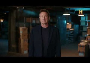 Ντέιβιντ Ντουκόβνι: Τι λέει για το reboot των "X-Files" και τα UFO