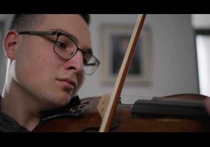 «ΑΠΟΣΤΟΛΗ»: Η δύναμη της ευκαιρίας μέσα από την ιστορία του 17χρονου Θωμά (+video)