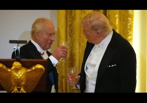 Πίσω από την ευγένεια, διακριτικές αιχμές προς Τραμπ