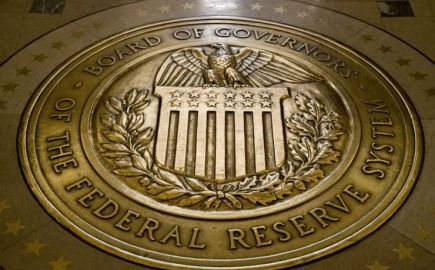 Fed: «Πάγωμα» επιτοκίων τώρα, αλλά τα "στοιχήματα" για τις μειώσεις μόλις αρχίζουν