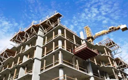 Μείωση 8,3% στον αριθμό των οικοδομικών αδειών, 15% στην επιφάνεια και 24,3% στον όγκο κατέγραψε η οικοδομική δραστηριότητα στην Ελλάδα τον Ιούλιο του 2026, σε σύγκριση με τον αντίστοιχο μήνα του 2025. 