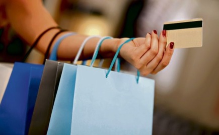 Αν οι δαπάνες υπερβαίνουν το δηλωθέν εισόδημα αίρεται το τραπεζικό απόρρητο και ο φορολογούμενος καλείται για εξηγήσεις