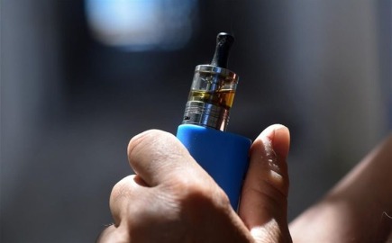 Ψηφιακό "φρένο" στην πώληση προϊόντων καπνού & αλκοόλ σε ανήλικους