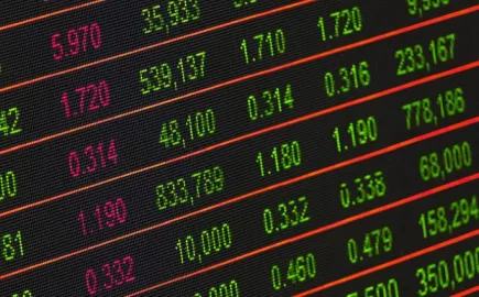 Κόκκινο στο χρηματιστήριο με φόντο τη Μέση Ανατολή και τη «βύθιση» των ομολόγων