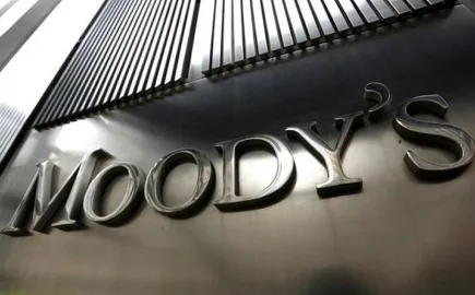 Moody's: Αναβάθμισε τις προοπτικές των Αlpha Bank και Πειραιώς