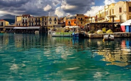 Σε ρυθμούς κανονικότητας επιστρέφει ο τουρισμός στο Ρέθυμνο μετά τη μεγάλη πυρκαγιά