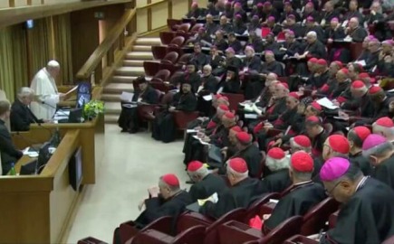 Το Βατικανό αφόρισε 6 κληρικούς για «σχισματική πράξη»