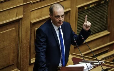 Βελόπουλος: Οι υπουργοί του ΥΠΑΑΤ έκαναν τα αδύνατα δυνατά για να καταστραφεί η αλιεία
