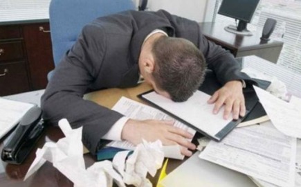 Οι μόνιμες ανατιμήσεις των τροφίμων και εσχάτως των καυσίμων γεμίζουν τα ταμεία του προϋπολογισμού και αδειάζουν τα πορτοφόλια των νοικοκυριών