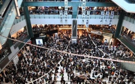 Χονγκ Κονγκ: Τους 151 έφτασαν οι νεκροί από την πυρκαγιά στο συγκρότημα κατοικιών