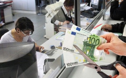 615.741 οφειλέτες είναι «ακάλυπτοι» απέναντι στην εφορία και απειλούνται με κατασχέσεις τραπεζικών λογαριασμών ποσών εις χείρας τρίτων ή και πλειστηριασμούς