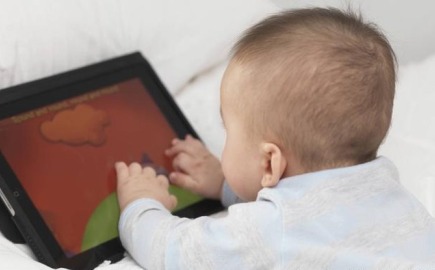 Θεσσαλονίκης Οι οθόνες και ο τρόπος ζωής απειλούν την όραση των παιδιών