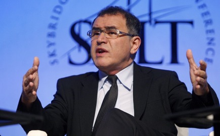 Νουριέλ Ρουμπινί: Κλιμακώνοντας στο Ιράν, ο Τραμπ ρισκάρει "στασιμοπληθωρισμό τύπου 1970"