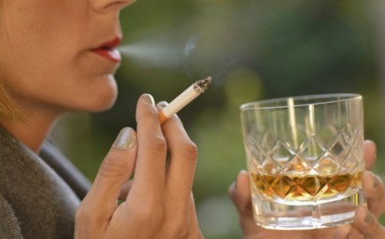 Πρόστιμα ανώ των €19.000 για κάπνισμα και αλκοόλ σε καταστήματα του κέντρου της Αθήνας