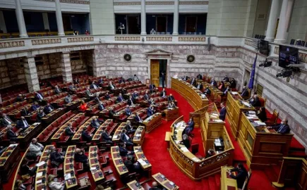 Βουλή: Στις 16/9 η δεύτερη ψηφοφορία για τη συνταγματική αναθεώρηση