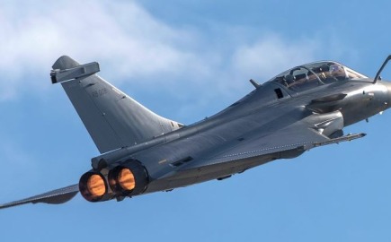 Γαλλία: "Πράσινο φως" της Ινδίας για αγορά 114 αεροσκαφών Rafale