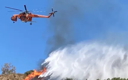 Χίος: Σε εξέλιξη πυρκαγιά στην περιοχή Βίκι
