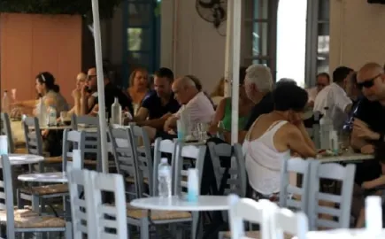  Εργασιακή «γαλέρα» στον τουρισμό – Σφοδρές καταγγελίες για εργοδοτική αυθαιρεσία
