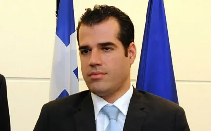 Πλεύρης: Συνταγματική η υποχρεωτική εγγραφή των ΜΚΟ στο Μητρώο του υπουργείου Μετανάστευσης 
