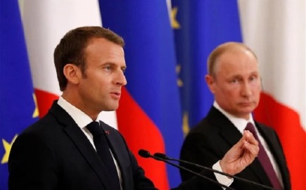 Ο  Πούτιν «έτοιμος για διάλογο» με τον Μακρόν 