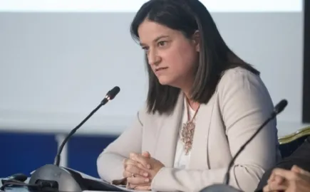 Κεραμέως: Όρια στην ανεξέλεγκτη χρήση της Τεχνητής Νοημοσύνης στην εργασία